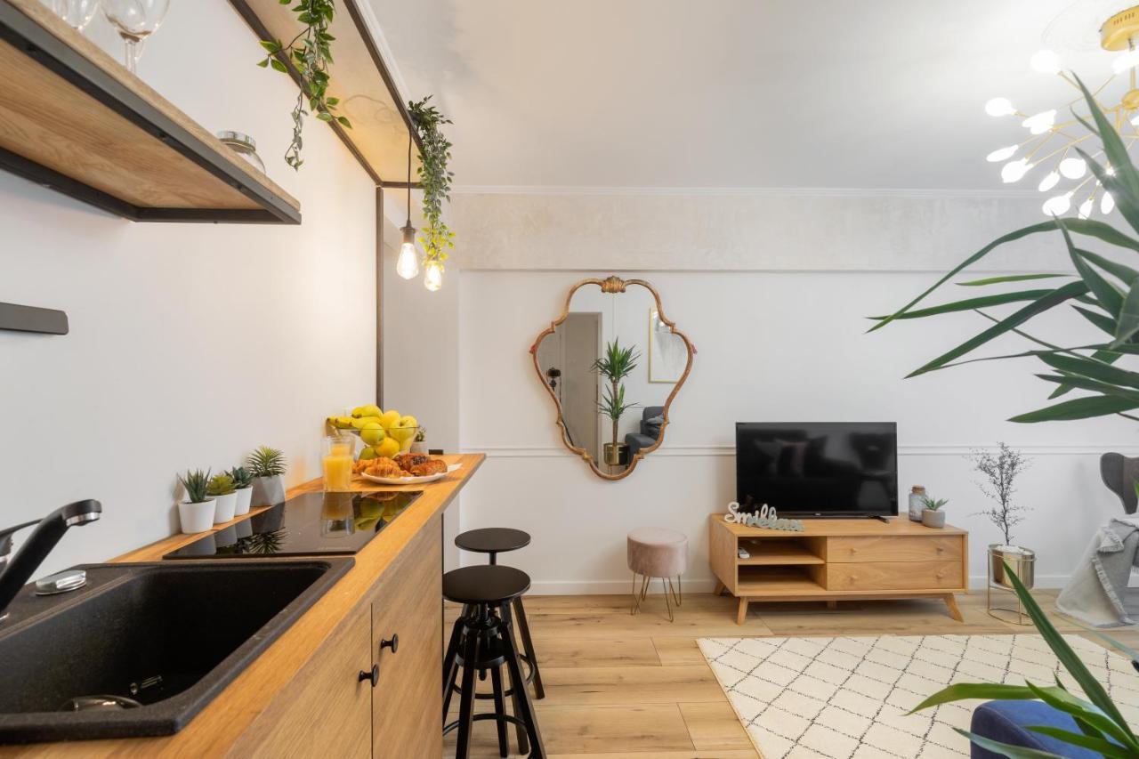 Eclectic 3 Bedroom Calea Victoriei By Urbanesq Bukurešť Exteriér fotografie